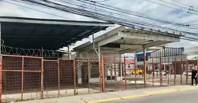 Corner property, commercial use, located in San Antonio de Belén