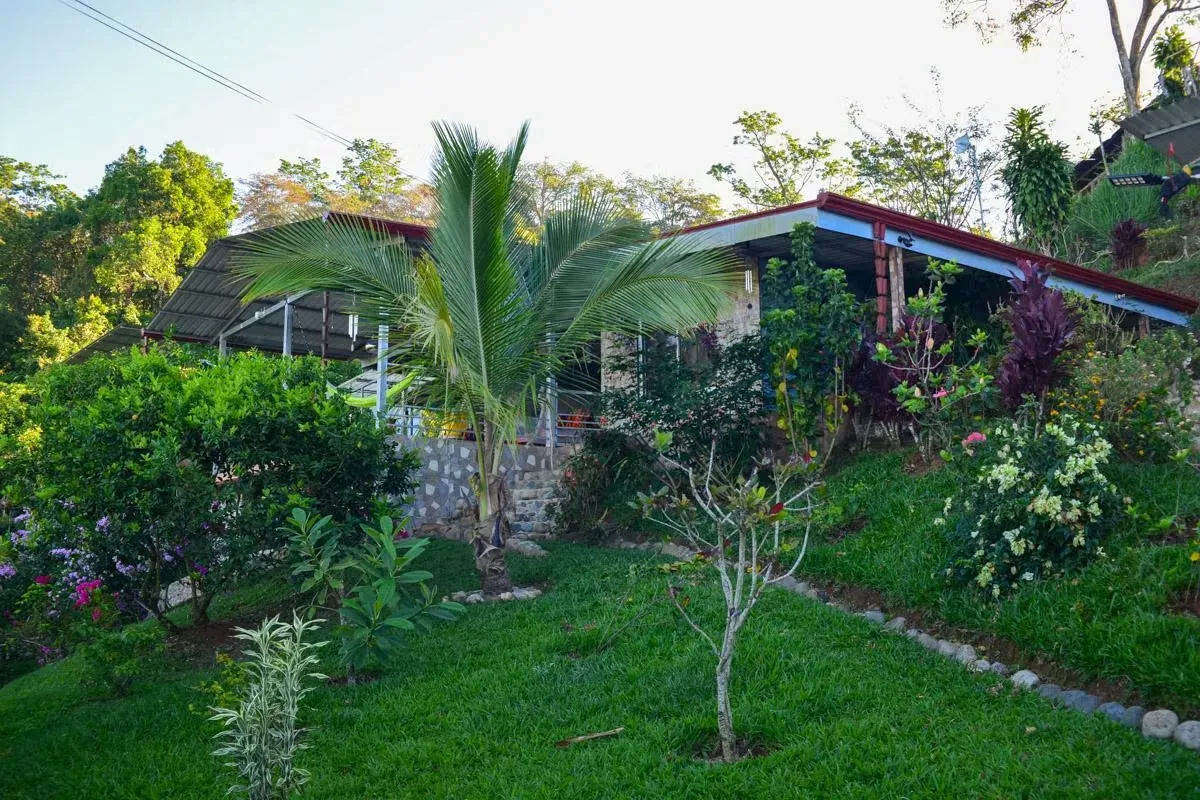 Propiedad en venta con Vistas al Valle del General – Ideal para Vivir o Invertir