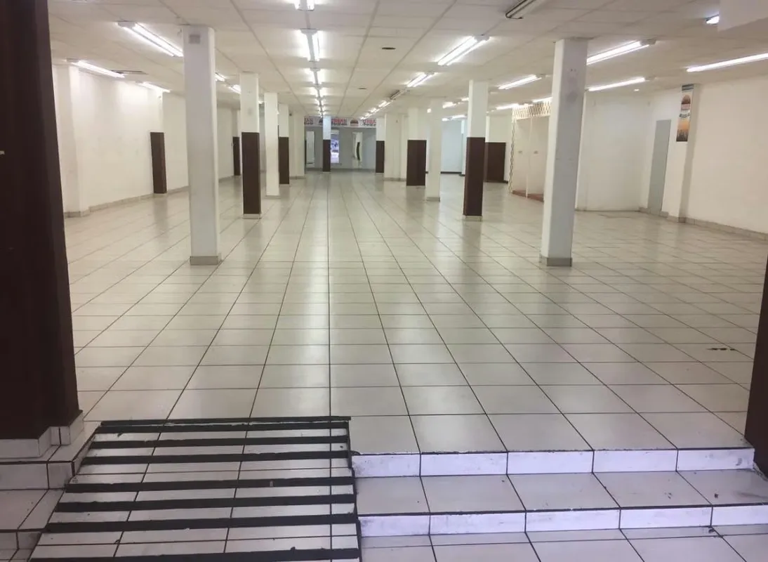 Se Alquila Amplio Local Comercial – San José, Avenida Tercera