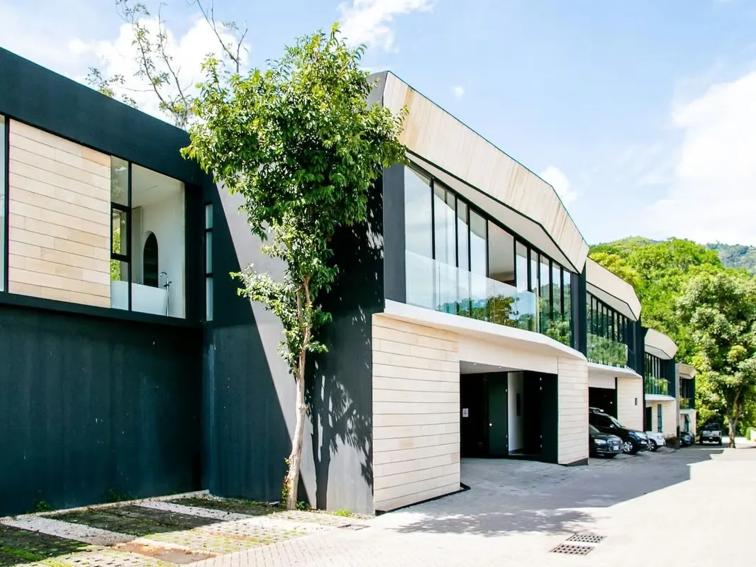 VENTA DE MODERNA CASA EN CONDOMINIO - ESCAZU