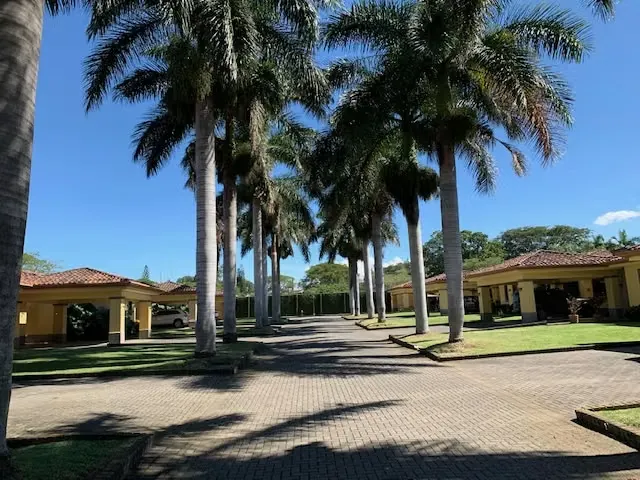 Venta de Casa en Heredia Bosques de Doña Rosa  Belén | 600 m² de Terreno | Jacuzzi