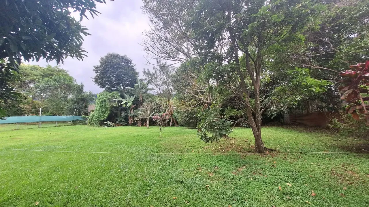 Descubra la oportunidad de construir la casa de sus sueños en un entorno natural y exclusivo. Este terreno de 2,240 m² se encuentra ...