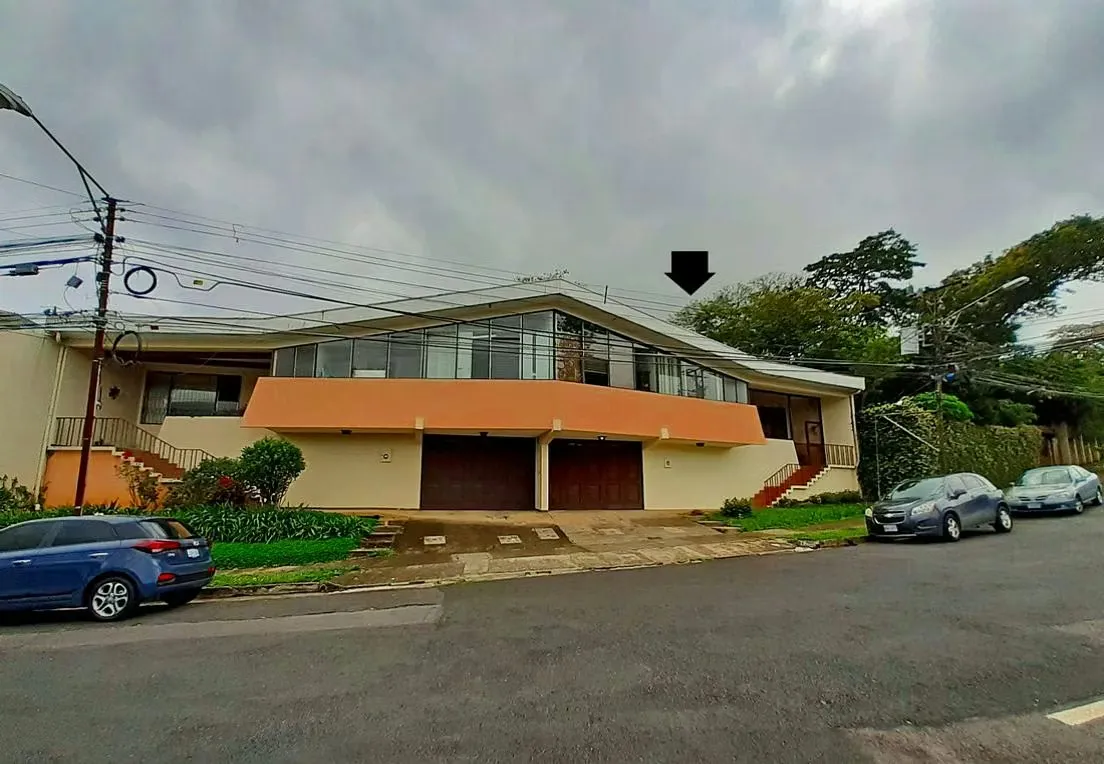 Casa de 312 m2, 3 Hab. + Oficina, Uso Mixto, La Granja, San Pedro