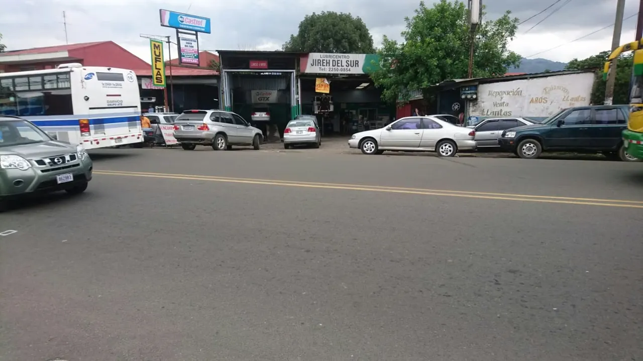 Se Vende Lubricentro en Pleno Funcionamiento con Más de 30 Años de Trayectoria y Clientela Establecida