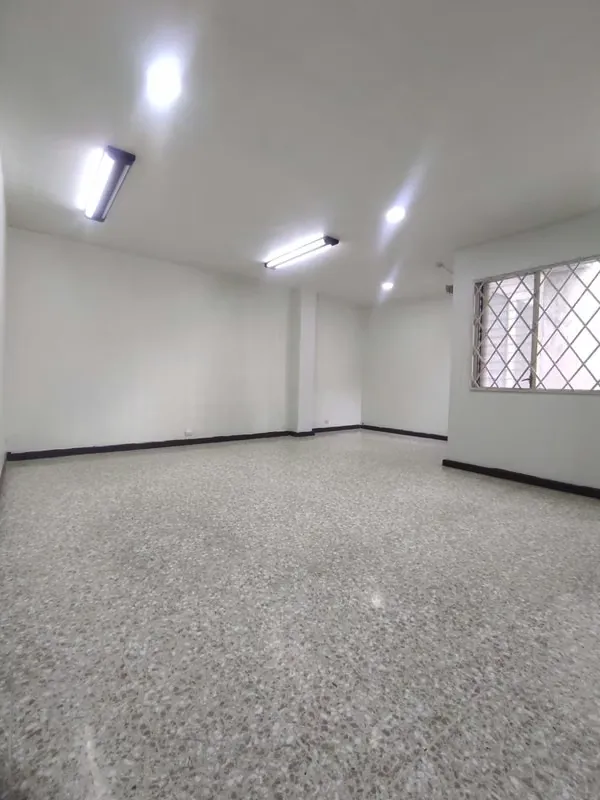 Se alquila tercer piso completo San Jose Por Automercado