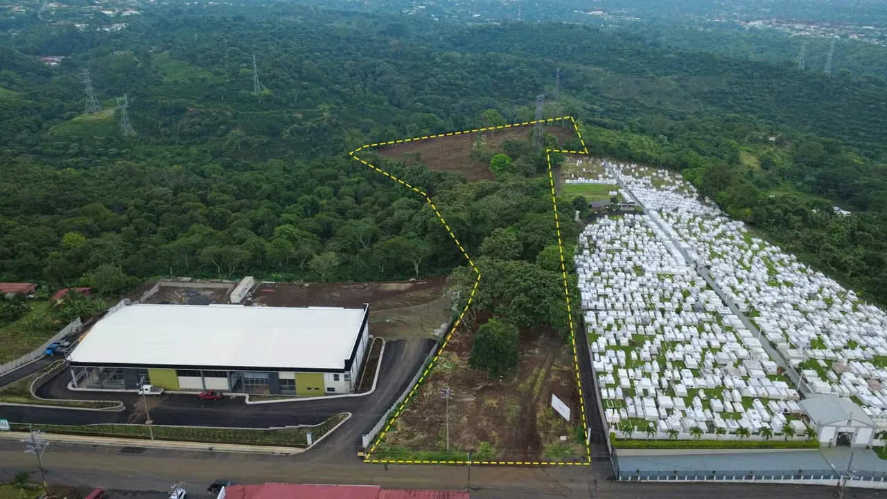 Land for Sale in Downtown Naranjo for Commercial Service Development
