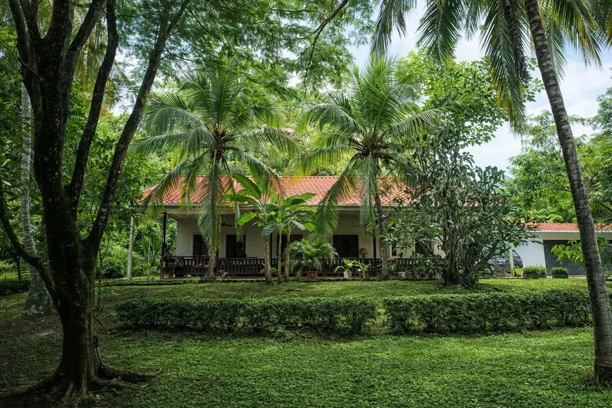 Villa tropical con terreno amplio y potencial de renta a minutos de Tamarindo y playas