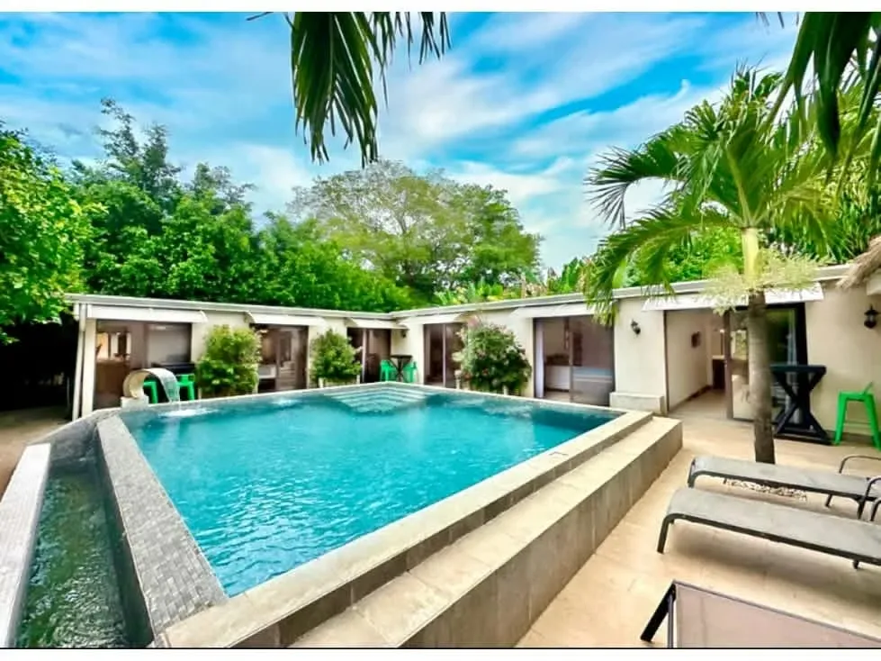 Casa Blanca is a spacious and inviting home available for long-term rental in La Garita Nueva, just 12 minutes from Tamarindo. Surrounded by nature ...