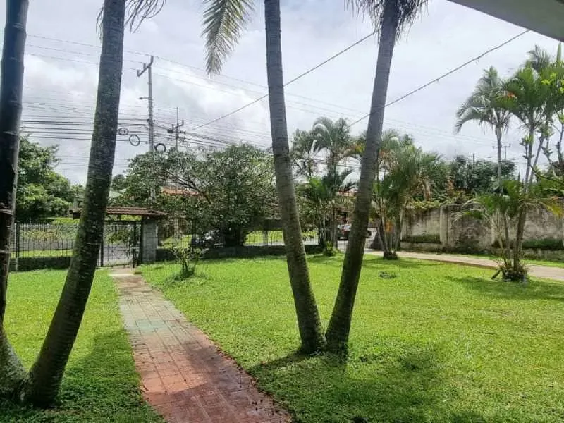Land for Commercial or Residential Activity in Llorente de Flores