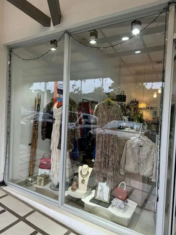 Boutique con inventario y Sociedad Anónima, Sabanilla, Montes de Oca