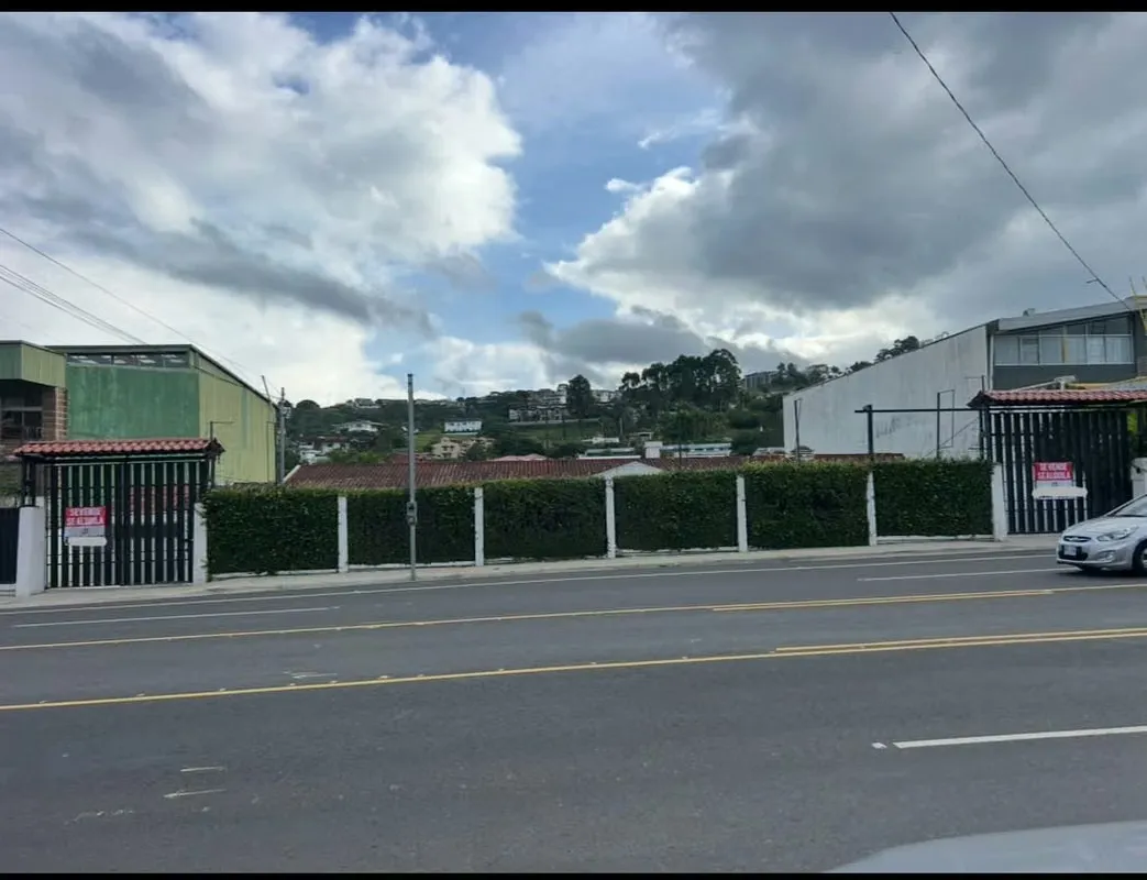 id # 40773 Venta de Casa Comercial sobre calle vieja a Tres Ríos.