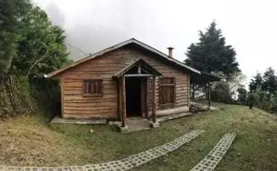 MA Asesorías vende hermosa quinta de 2.500 m2 de terreno con una casa de 100 m2.