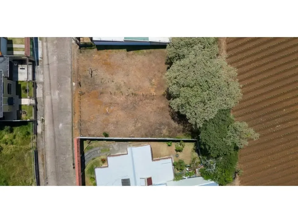 Lote plano ideal para construcción en Paraíso