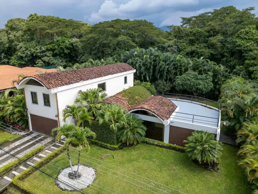 Luxury Home for Rent in Hacienda Los Reyes – Move-In Ready