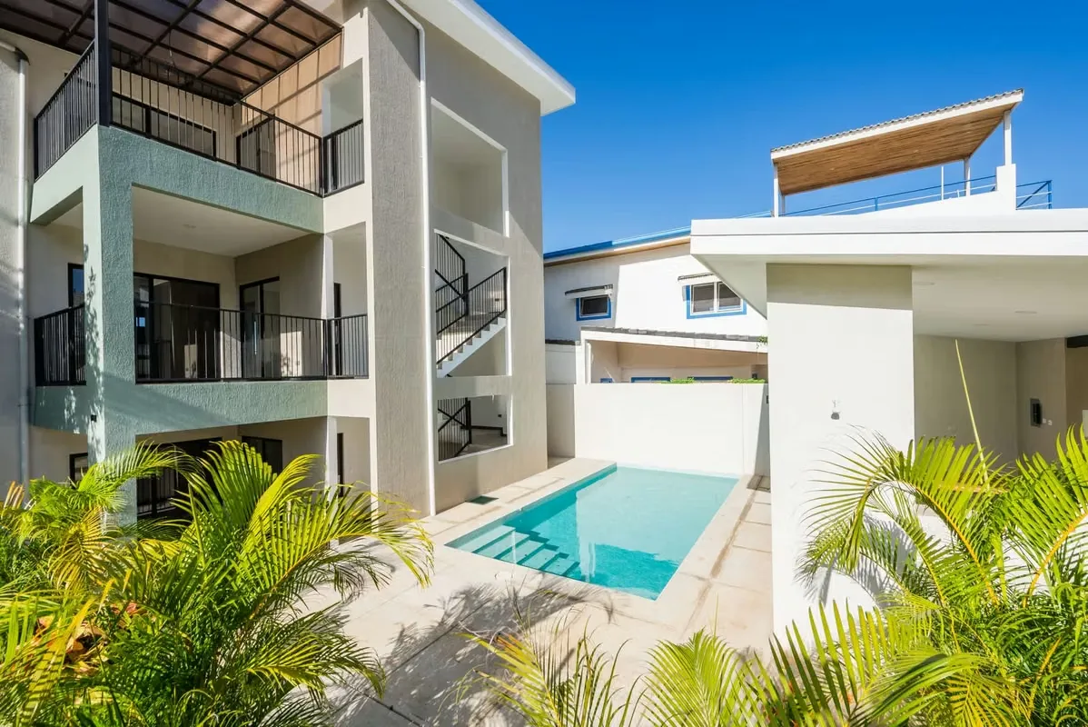 Exclusividad frente al mar: apartamentos de lujo en pre-venta en Tamarindo