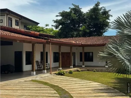 VENTA Casa en Residencial Tierra y Caña
