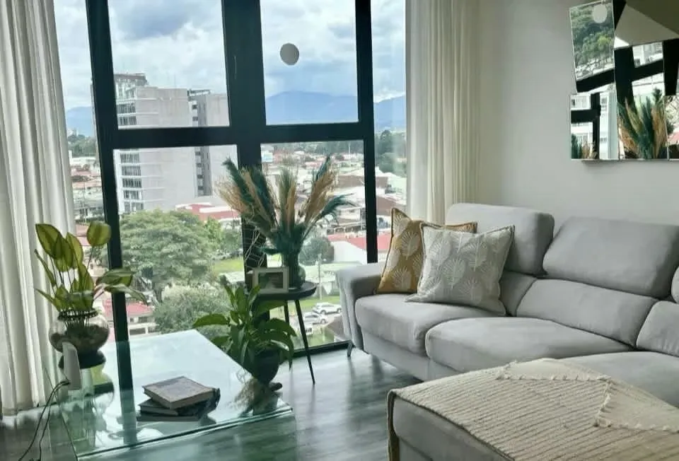 Moderno apartamento en Torre, ubicada en Nunciatura, Rohrmoser. Excelente ubicación.