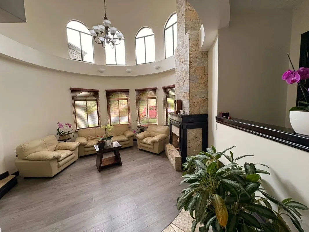 Venta Casa en Tres Ríos, Residencial Roble Sabana Tres Ríos