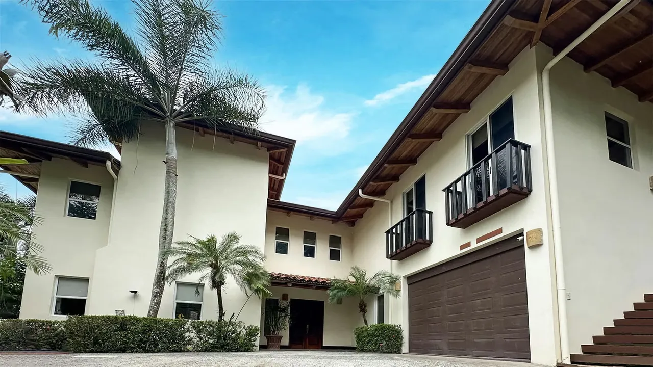 For Sale: Two-Story House in Playa Hermosa, Jacó (RQ)
