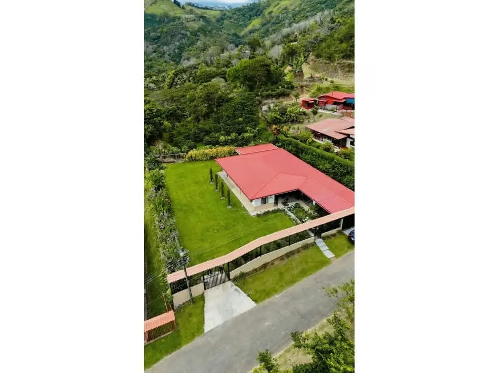 Venta de Casa Independiente en San Isidro de Atenas | 1 Planta