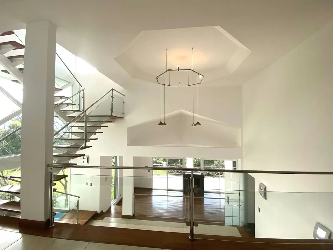 Escazu, Guachipelin  Casa Contemporánea con excelente Vistas