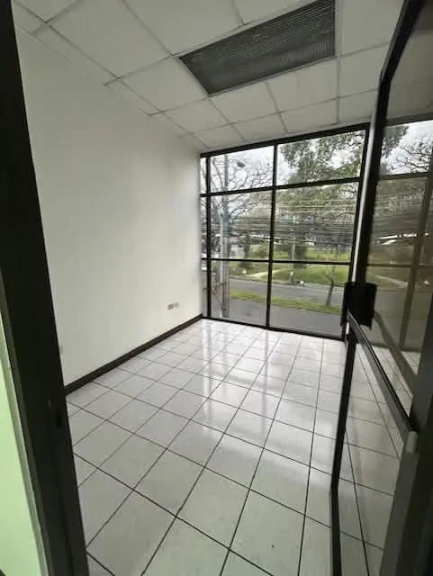 Alquiler de Espacio de Oficina en Rohrmoser. ID 41106
