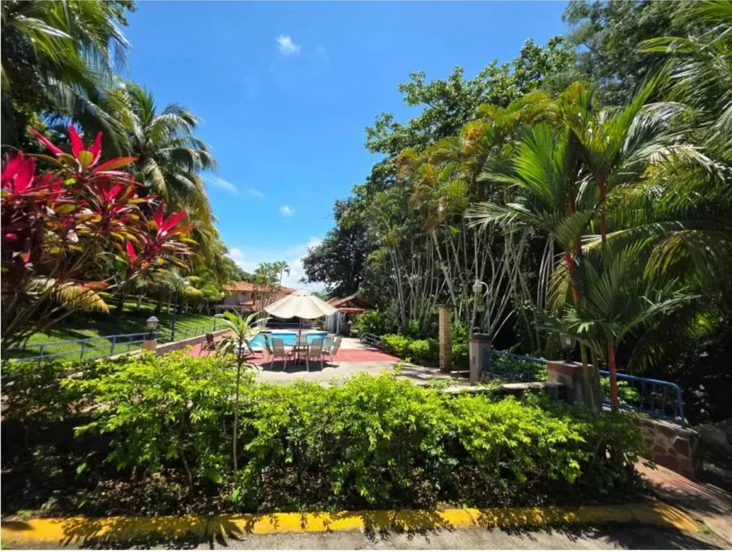 Venta de Espectacular Propiedad de 1.5 Hectáreas: Un Oasis Natural con Amenidades Exclusivas
