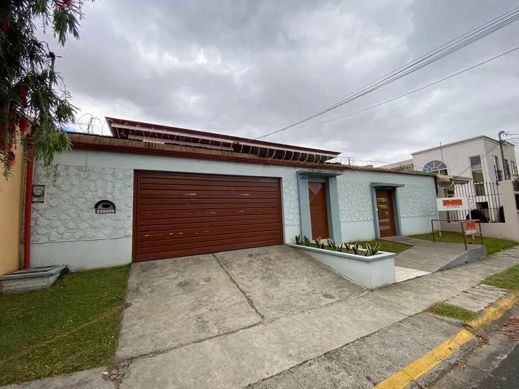 id # 41250 Venta de casa uso de suelo mixto.