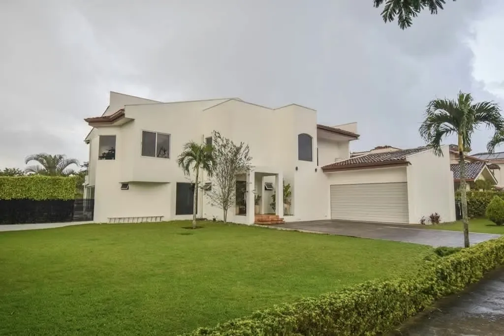 HOUSE FOR SALE IN VALLE DEL SOL*