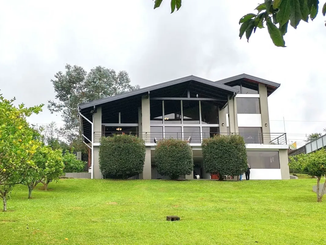 VENDO CASA EN BARVA-HEREDIA.