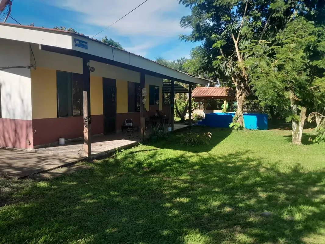 Casa en Guacimo con piscina y rancho   – lote de 1000 m²