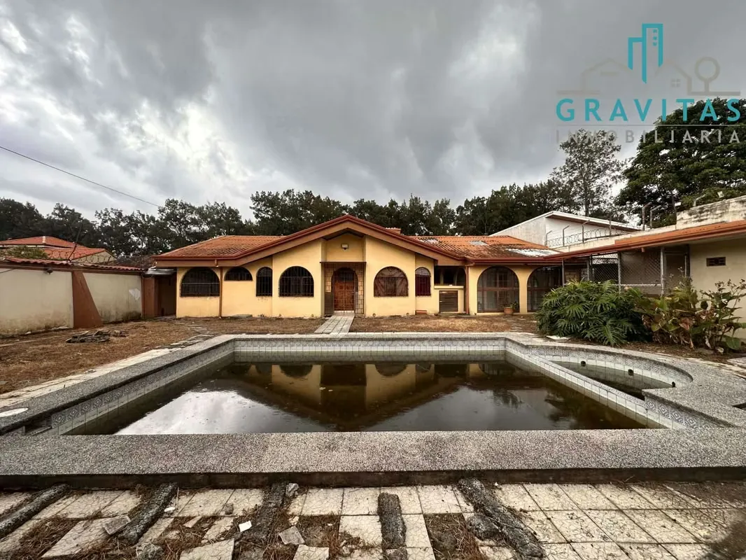 Venta de casa en Heredia Cariari | UN PISO | 1060 M2 | 2 frentes | F 638