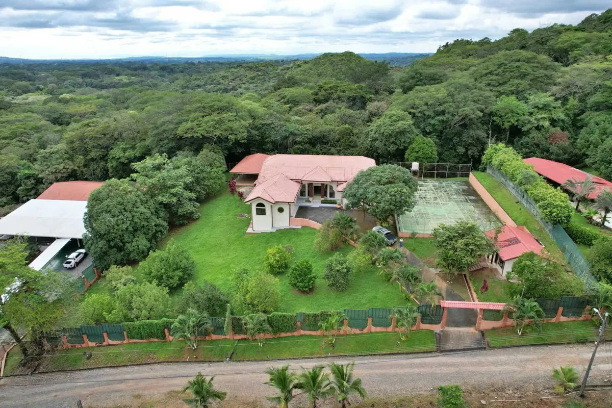 Luxury Home w/ Pool & Rancho for Sale, Hacienda Vieja, Orotina (FAU)