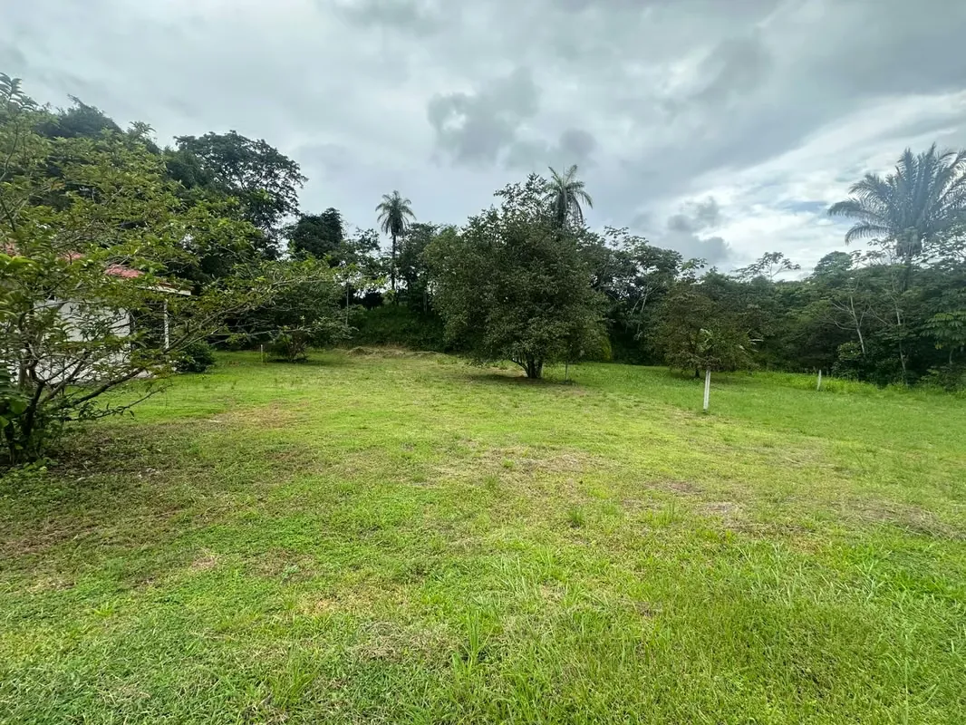 Tu nuevo hogar te espera en Esparza: lote de 954 m² en Condominio La Mallorquina H6.