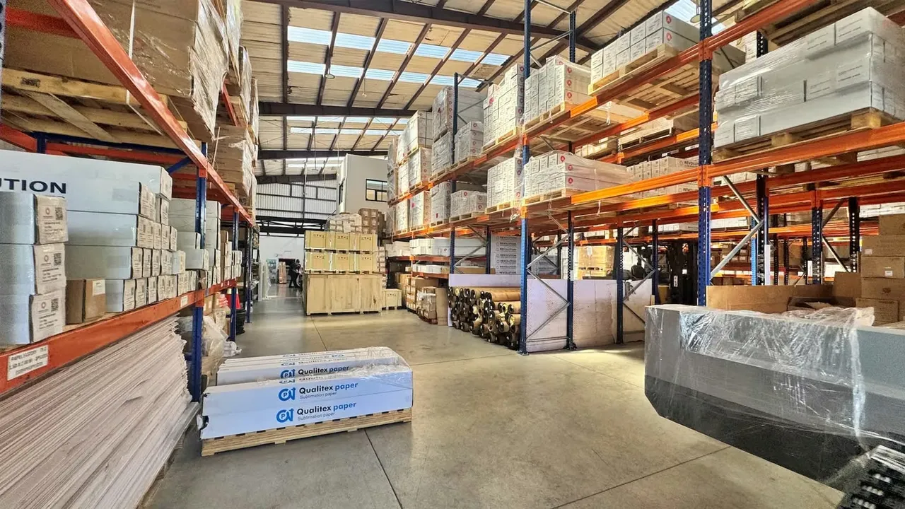 Venta de Bodega Industrial en Ulloa, Heredia. (AD)