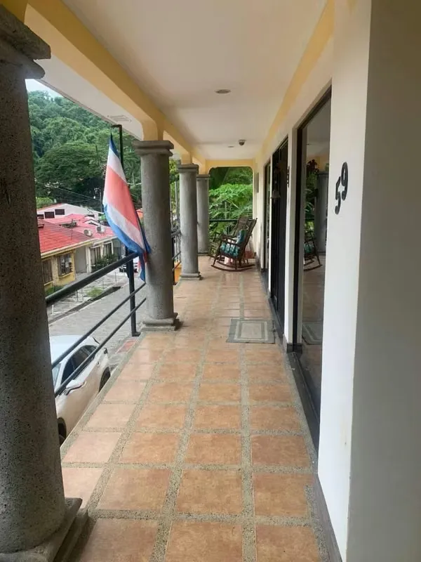 Casa en excelente estado conservación.