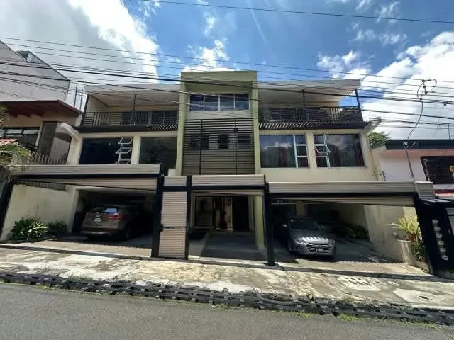 Venta de edificio en Anselmo Llorente Tibás