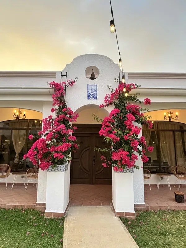 Where Luxury Meets Peace in Costa Rica - Los Reyes Espectacular casa estilo ibérica colonial