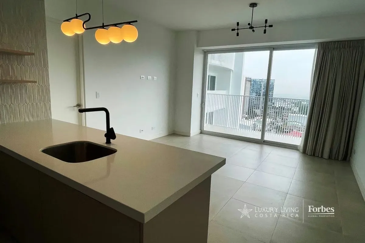 Located on the twelfth floor of Torre Velo in the heart of Nunciatura, this 94 m² apartment offers a contemporary residential experience tailored for those who value ...