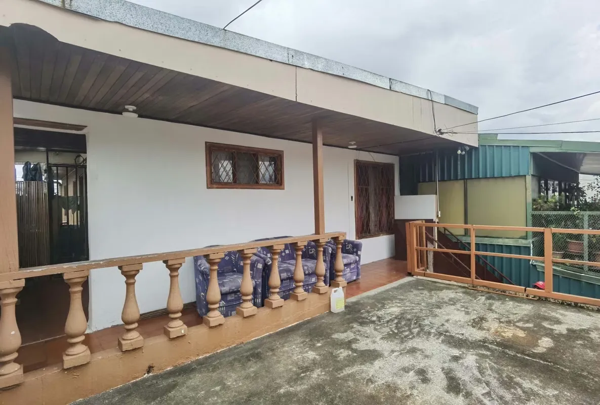 id 40931Venta de propiedad para inversión con 1 casa y 2 apartamentos ROI 10% Anual Curridabat