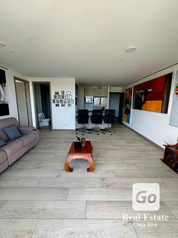 Go Real Estate presenta este moderno apartamento ubicado en el prestigioso complejo habitacional Núcleo Sabana, una de las torres residenciales más exclusivas ...