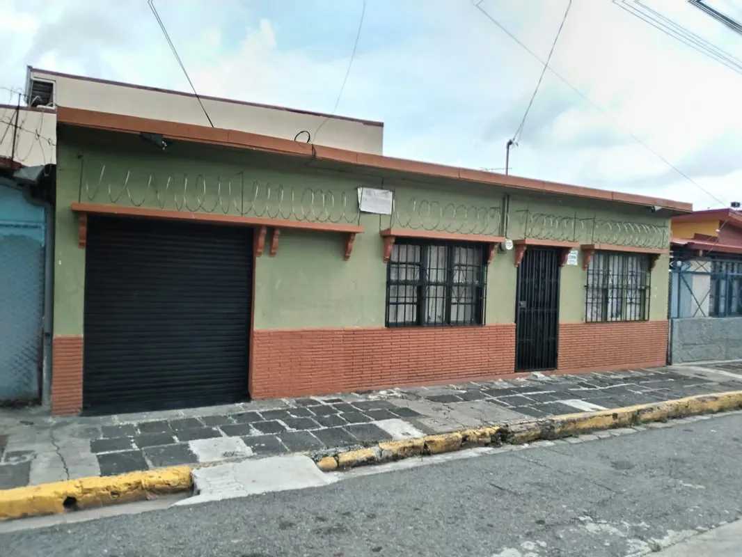 Propiedad con Suelo Comercial en Heredia Centro-Precio Negociable. JRC88
