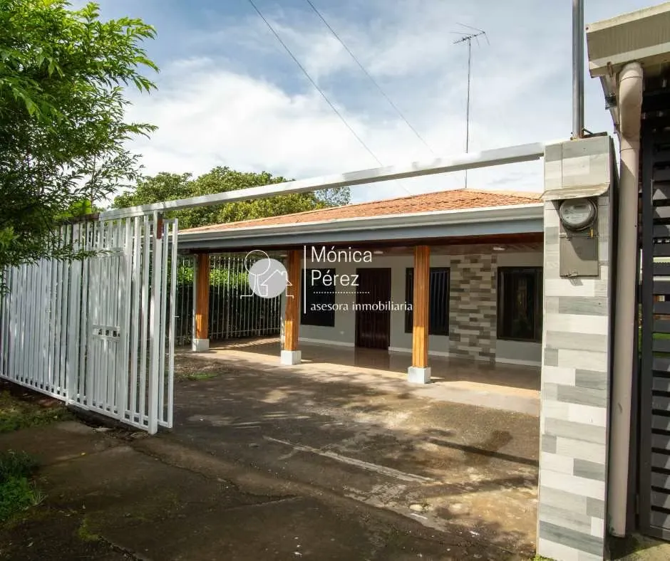 CASA EN VENTA URBANIZACIÓN PRADOS SARCHÍ ALAJUELA
