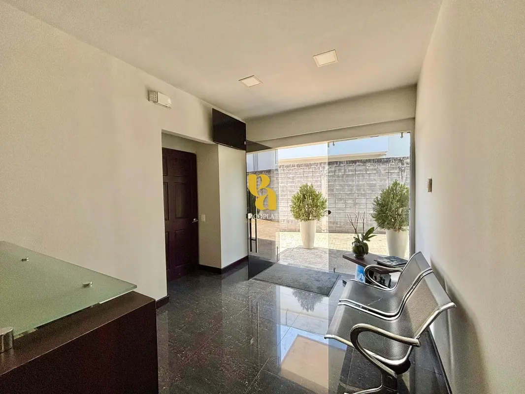 Office space for rent in downtown Santa Ana. Negotiable.