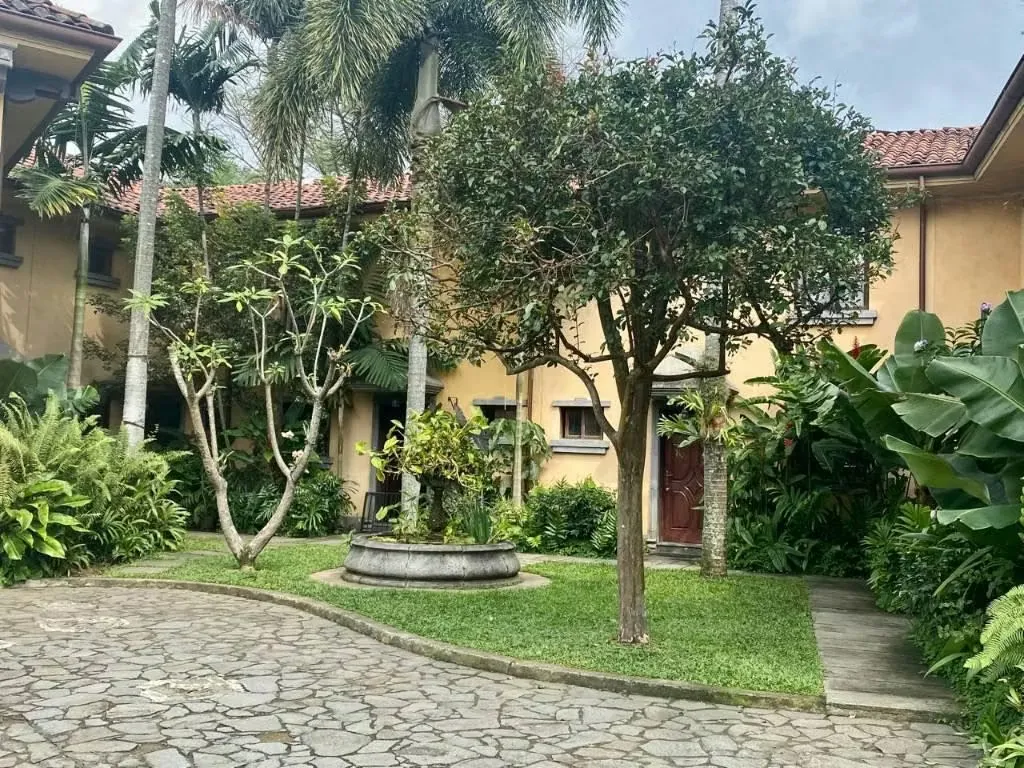 Fully Furnished Condo for Rent in Impeccable Condition