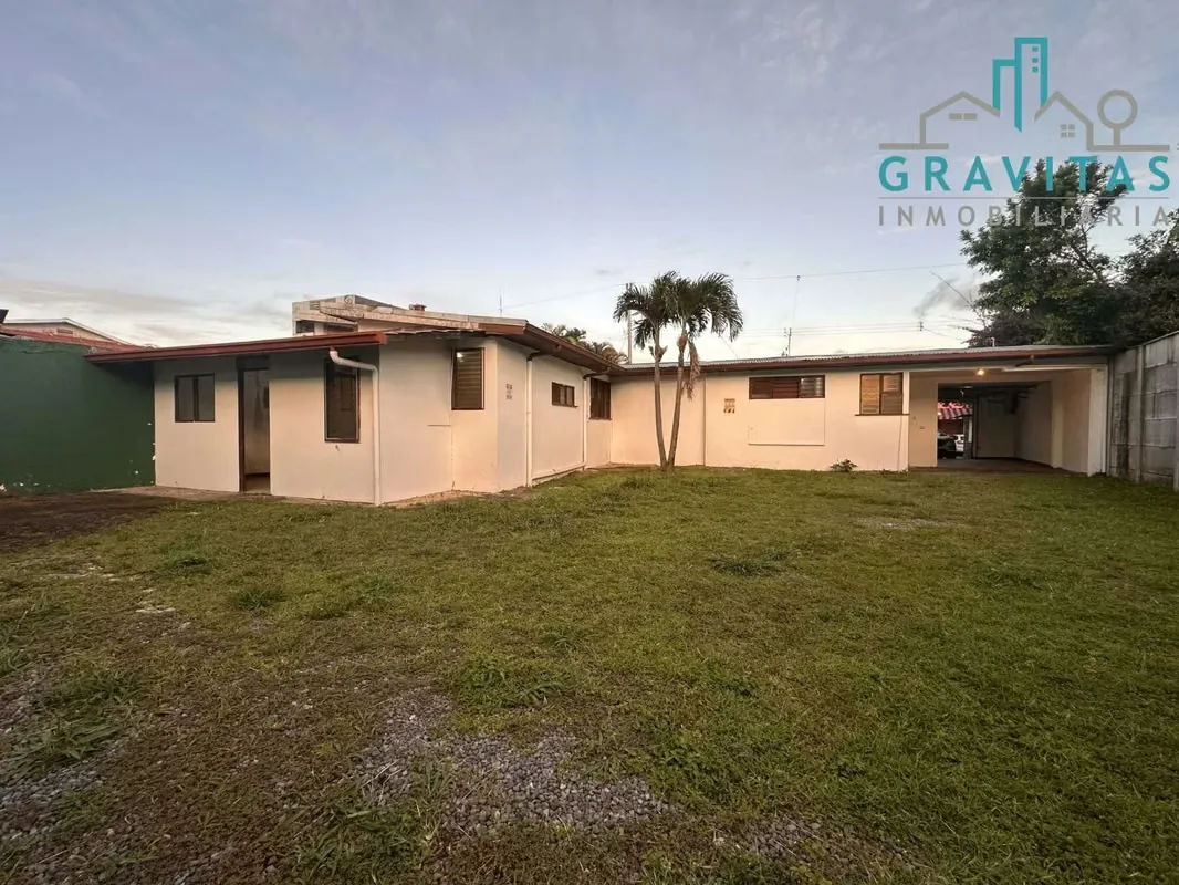 Alquiler de casa en San Pedro | USO COMERCIAL | AMPLIO PARQUEO | F 633