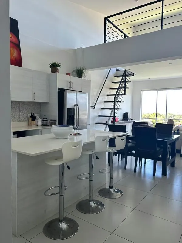 ALQUILER Y VENTA DE CASA EN CONDOMINIO LOMAS DE SANTA ANA - BRASIL, SANTA ANA C/LINEA BLANCA