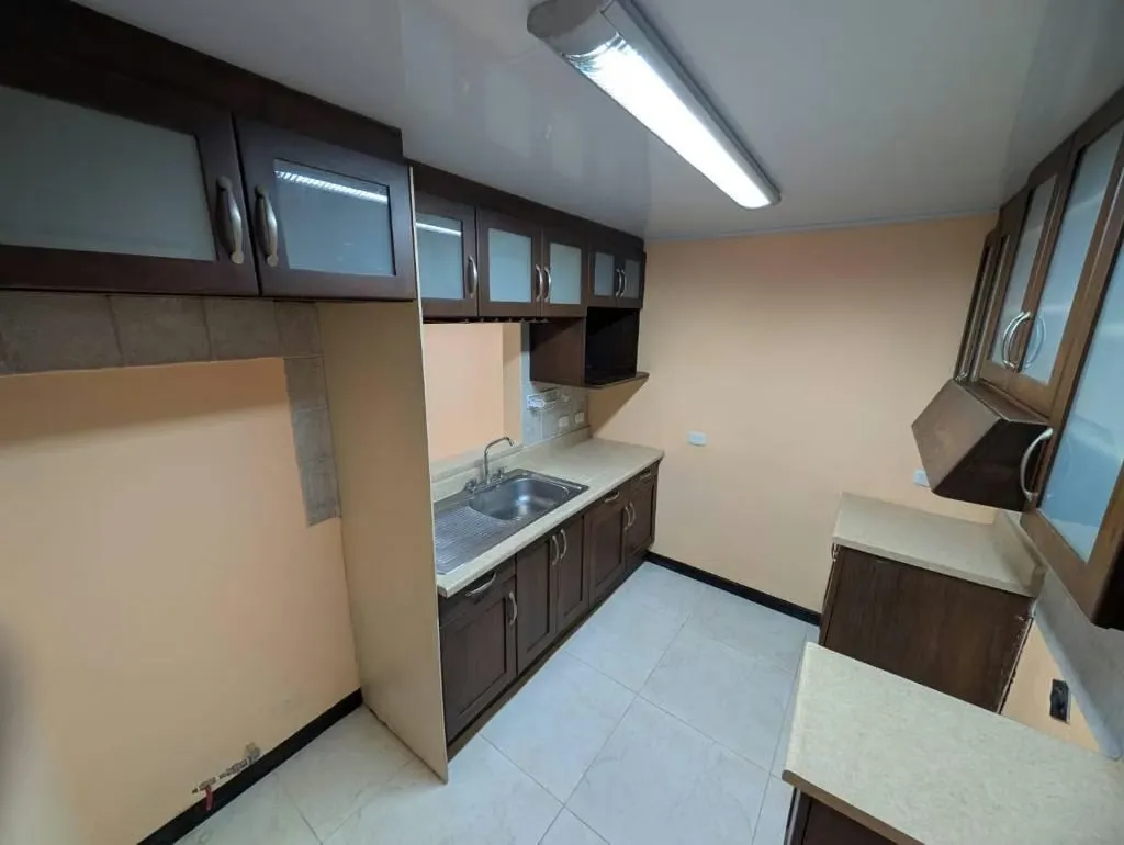 VENTA DE CASA INDEPENDIENTE EN LOMAS DE AYARCO SUR