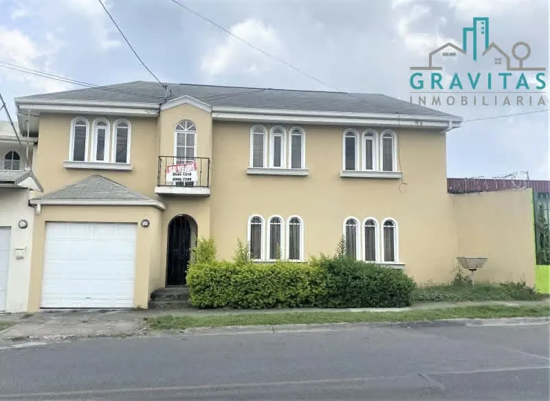 Venta de casa en San Pedro | 3 hab | 1 parqueo | F 101