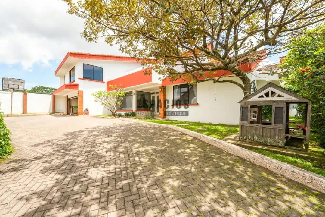 Located in Cariari de Belén, within a private condominium of only 5 homes, ...